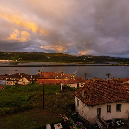 Sea Breeze And Beautiful Views! 아파트 *